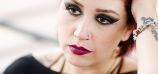 woman, size large, fat, model, female, beautiful, great, graphite, winter, cold, jacket, colorful, tattoo, tattoos, short hair