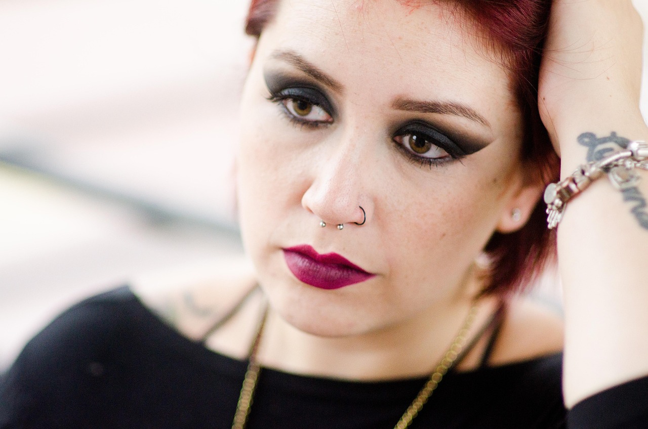 woman, size large, fat, model, female, beautiful, great, graphite, winter, cold, jacket, colorful, tattoo, tattoos, short hair
