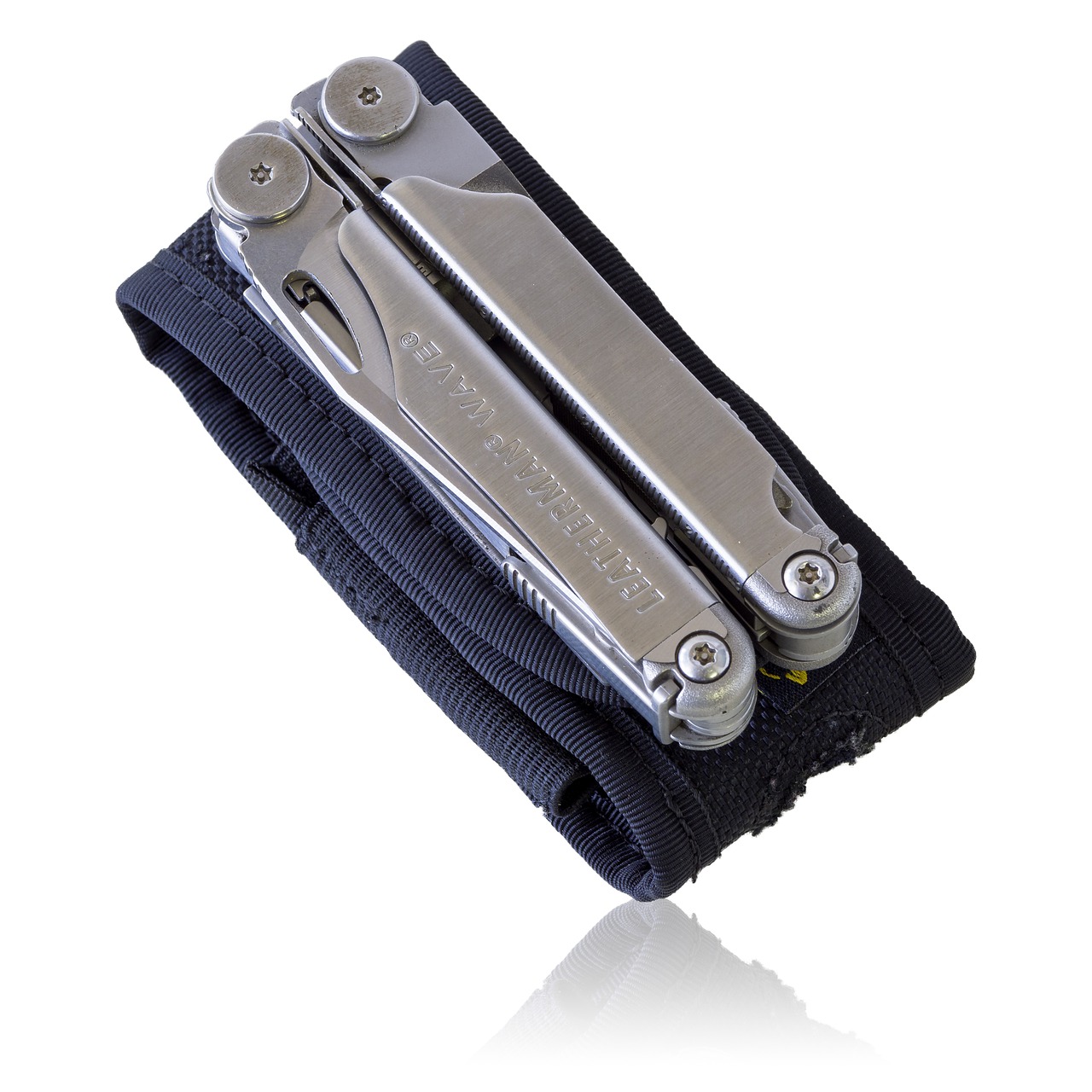 Black Blade Clipper Close Up  - jeanvdmeulen / Pixabay