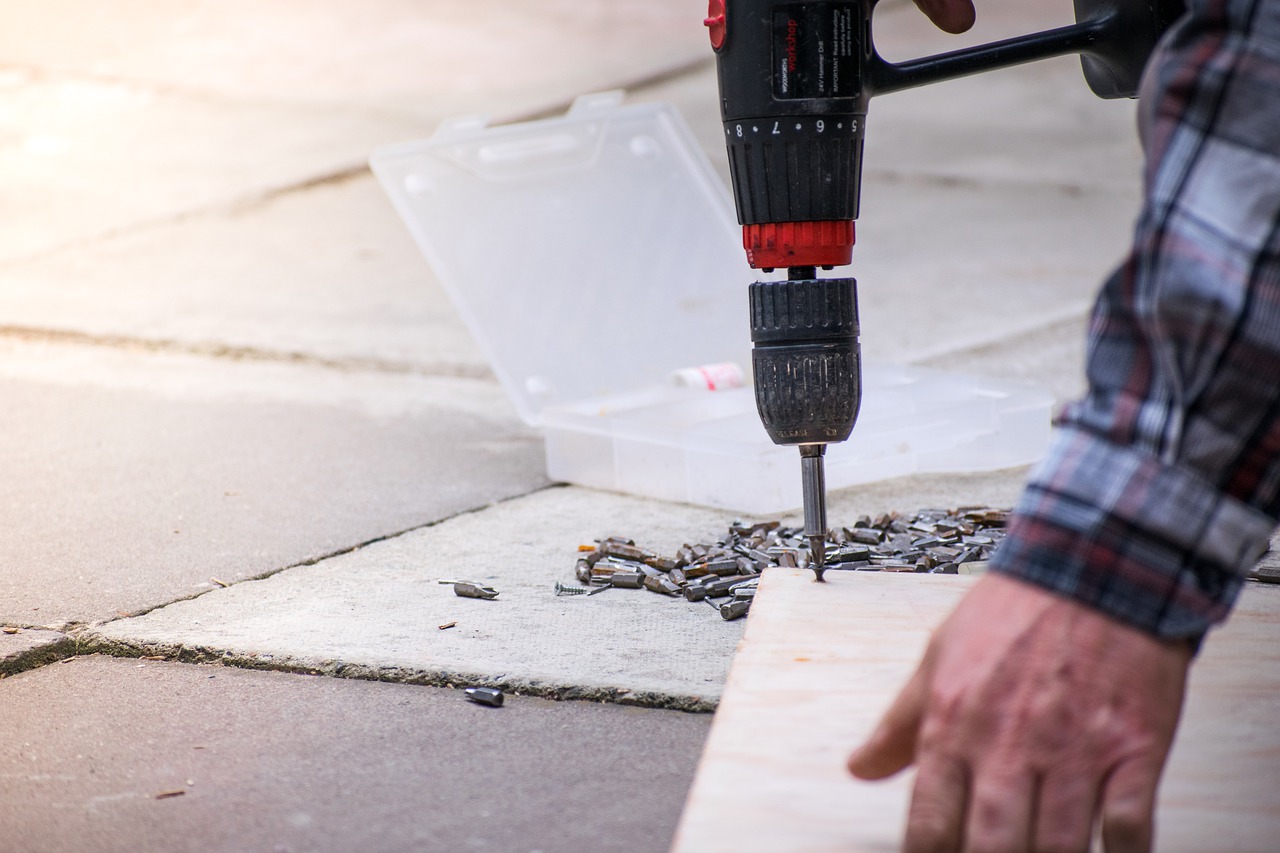 Carpenter Carpentry Construction - khamkhor / Pixabay