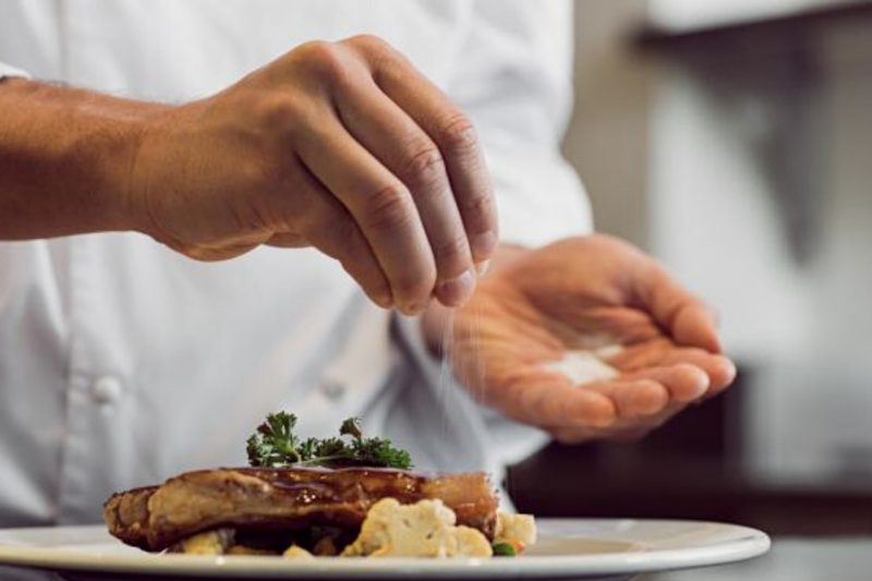 Chef Cook Cooking Seasoning - jmexclusives / Pixabay