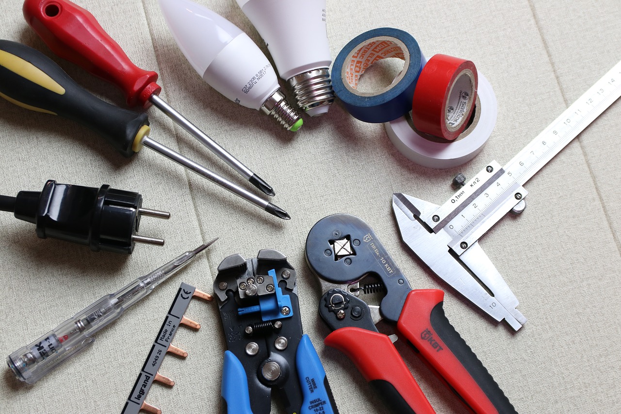 Electrician Wiring Installation - Sid74 / Pixabay