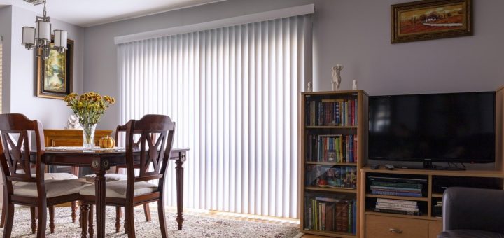 Home Interior Vertical Blinds  - mploscar / Pixabay