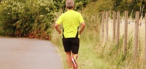 Jogger Jog Run Sport Sporty  - manfredrichter / Pixabay