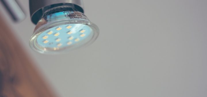 Led Light Bulb Energy Led Lighting  - Devanath / Pixabay