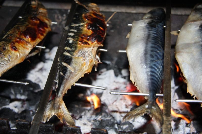 Mackerel Steckerlfisch Fish Eat - schauhi / Pixabay