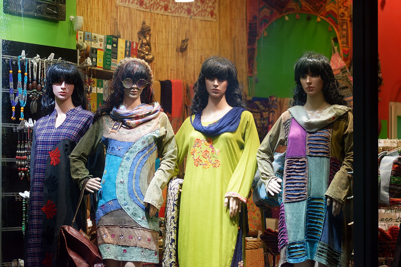 Mannequins Fashion Clothes - icsilviu / Pixabay