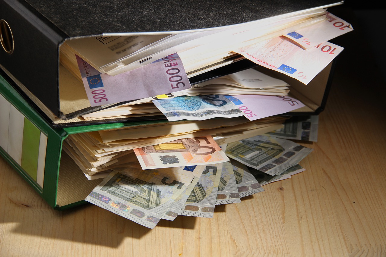 Money Bank Note Files Aktenordner  - guvo59 / Pixabay