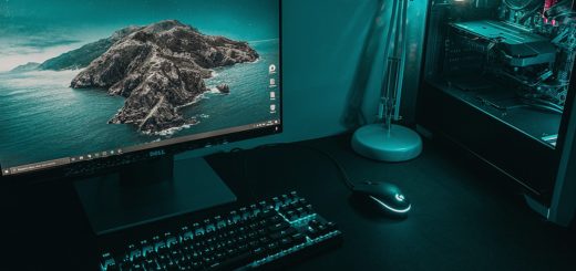 Pc Desktop Keyboard Monitor Desk  - deni_eliash / Pixabay