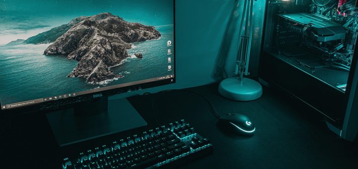 Pc Desktop Keyboard Monitor Desk  - deni_eliash / Pixabay
