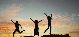 People Silhouette Success Sunset  - AlemCoksa / Pixabay