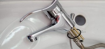 Plumber Repair Faucet Battery
