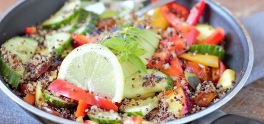 Quinoa Salad Healthy Food Fresh  - Einladung_zum_Essen / Pixabay